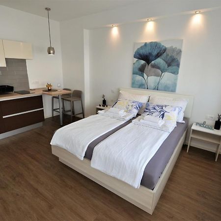 Envi Apartments Murter Esterno foto