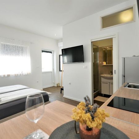 Envi Apartments Murter Esterno foto