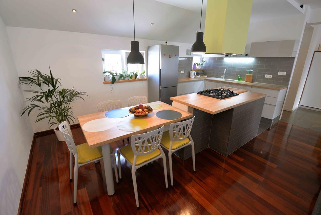 Envi Apartments Murter Esterno foto