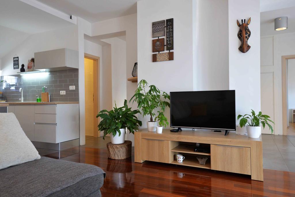 Envi Apartments Murter Esterno foto